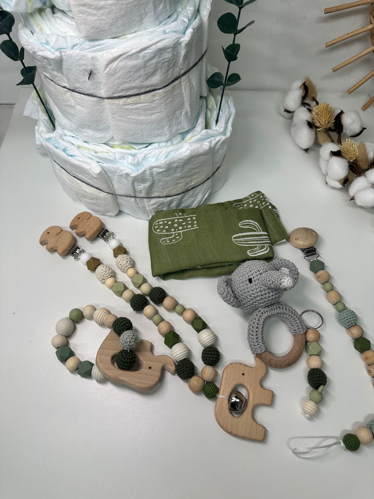 Windeltorte grün, Elefant, neutral, handgemacht - Small Lights Shop