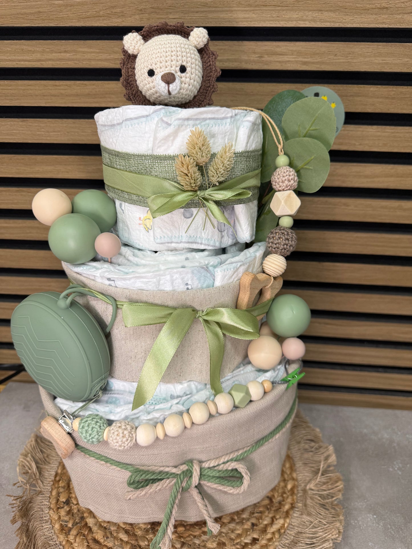 Windeltorte neutral mit Name, Tiermotive, habdgemacht