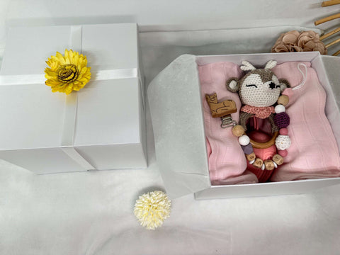 [Product Name] – Liebevoll handgemachtes Babygeschenk von Small Lights