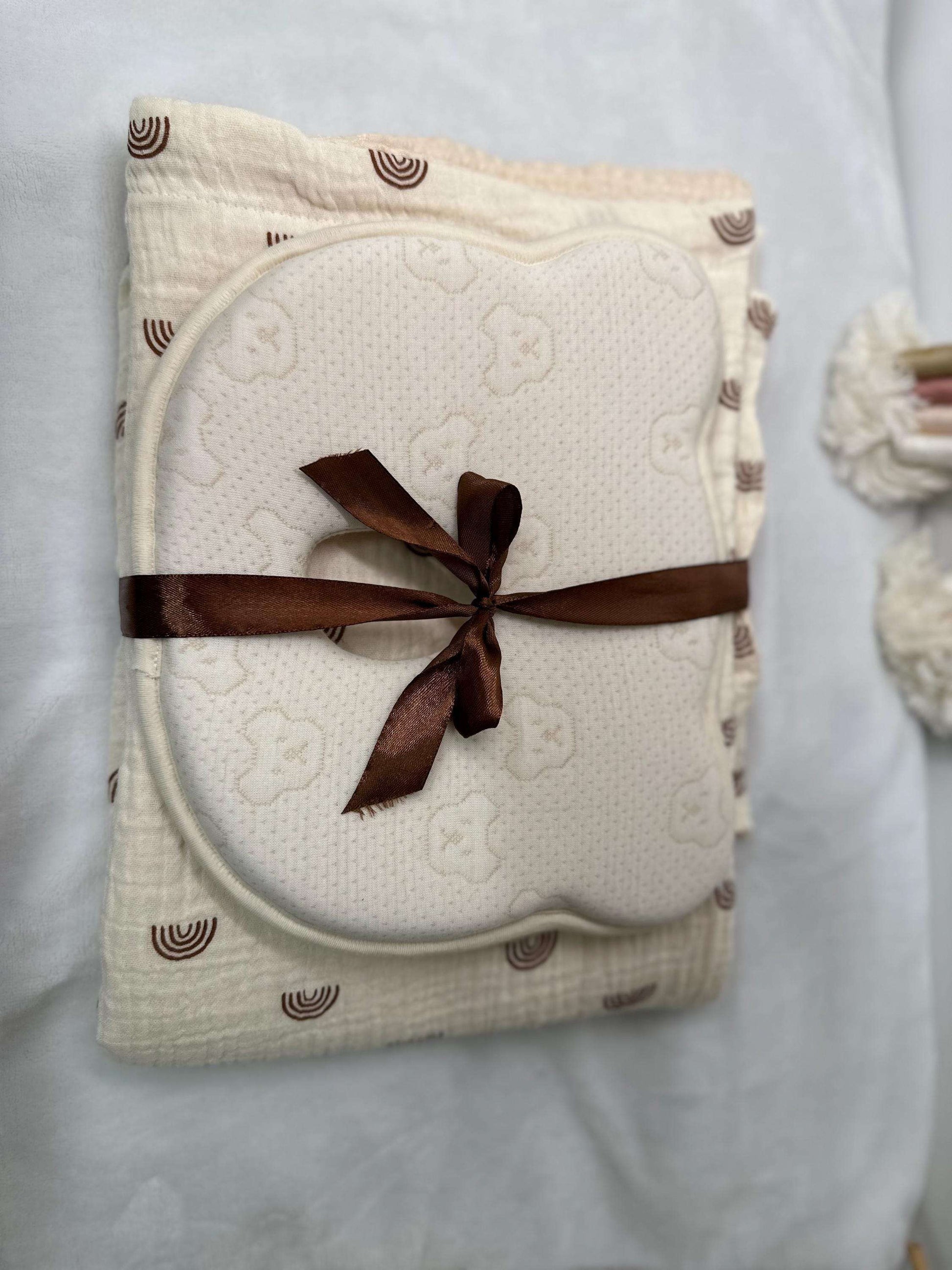 [Product Name] – Liebevoll handgemachtes Babygeschenk von Small Lights